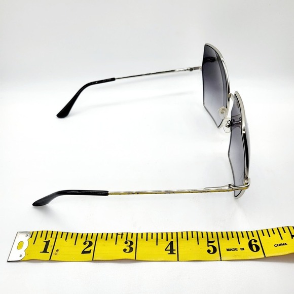 Octagonal Silver Framed Gradient Lenses Sunglasses - Picture 6 of 6